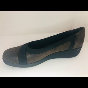 Easy Spirit Women’s Kathleen 2 Flat ,Brown/Black